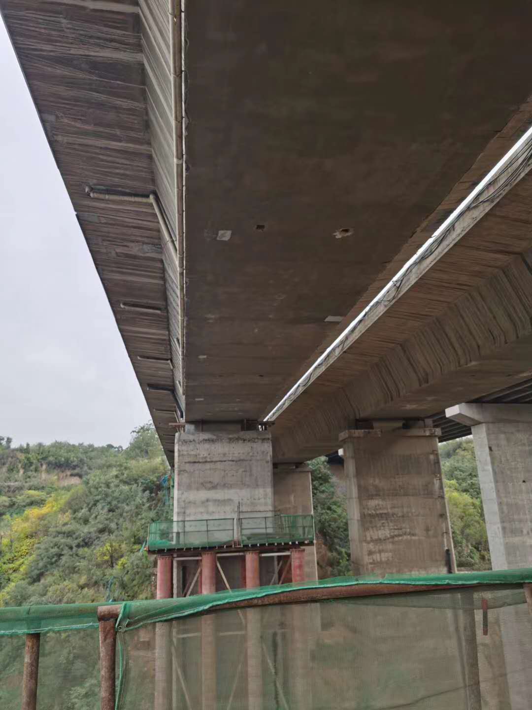 天门桥梁加固前制定可行设计方案图并用对施工方法